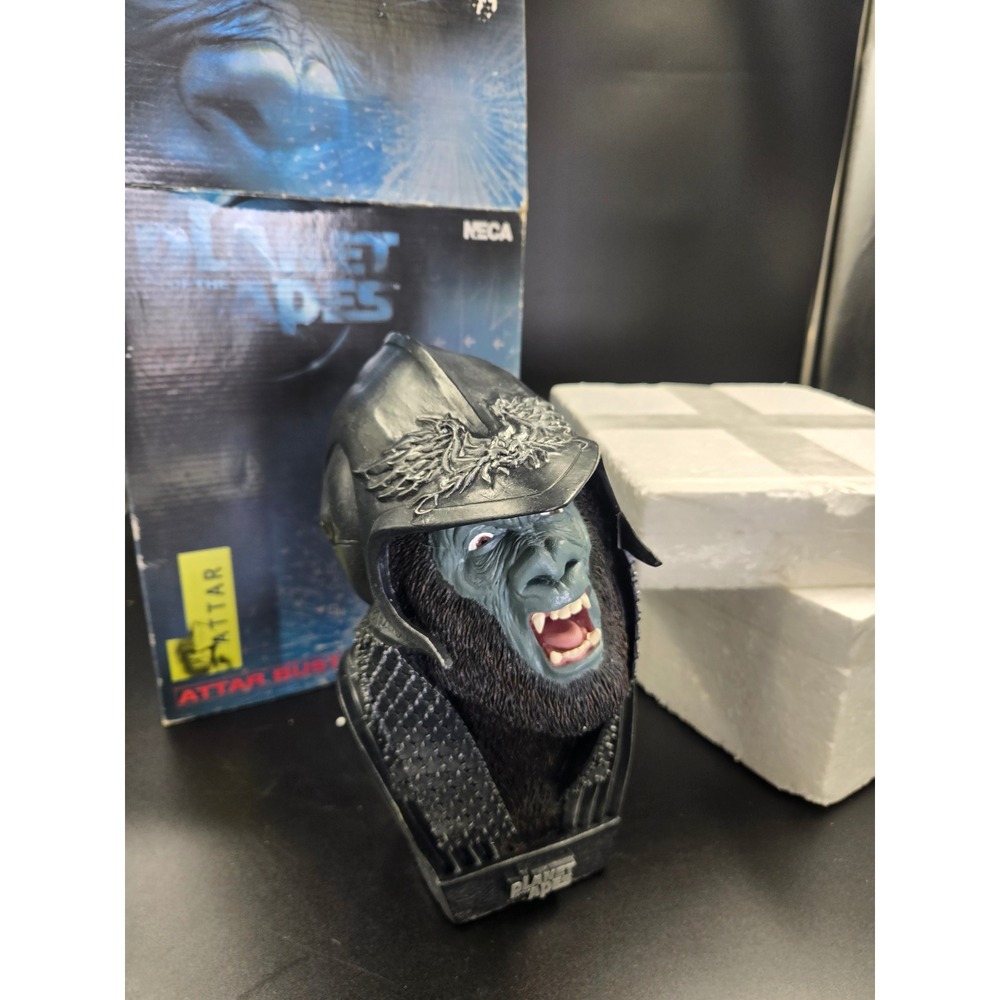 NECA Planet of the Apes Attar Bust 2001 Movie Gorilla Commander Figure with Box